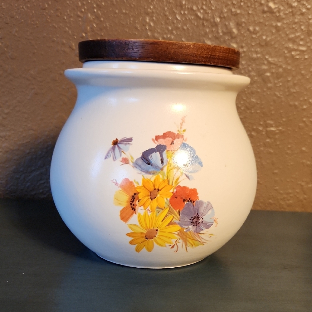 HYALYN Rare Vintage Storage Jar with Wooden Lid, EUC
